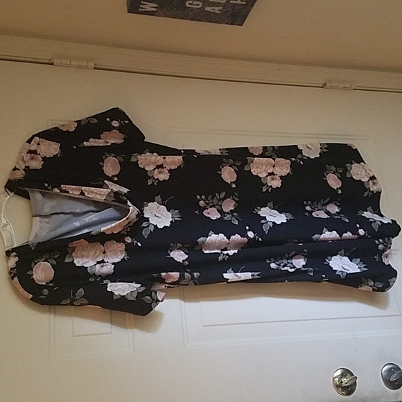 SALE‼️Hooded dress/top 1X - Picture 3 of 3